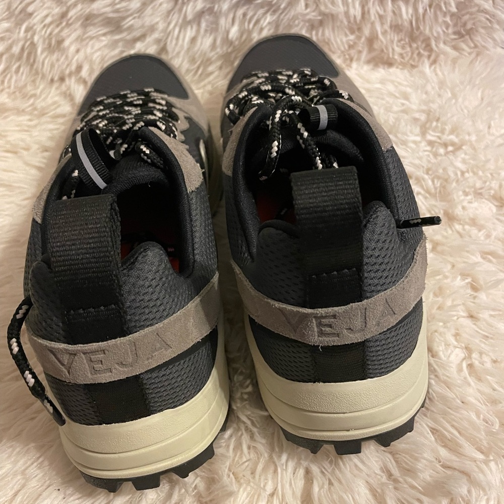 Veja Venturi Sneaker - Picture 7 of 7